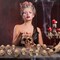 40 Pcs Halloween Mini Skulls Miniature Resin Skeleton Heads Figurine Bulk Creepy Mini Skull Statues Decorations for Halloween Miniature Dollhouse Garden Vase Table Decor Party Favor